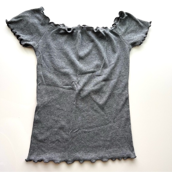 Hollister Gray Off-Shoulder Women's Top - Picture 2 of 3